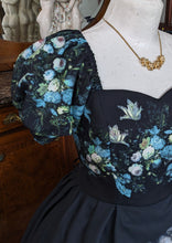 Load image into Gallery viewer, Marie Antoniette in roses