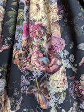Load image into Gallery viewer, Roses Angel black
