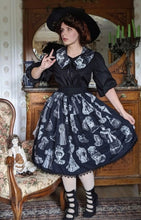 Load image into Gallery viewer, Fashion 1895