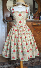 Load image into Gallery viewer, wool flower