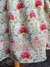 Load image into Gallery viewer, wool flower