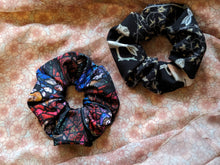 Load image into Gallery viewer, scrunchie with bow