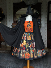 Load image into Gallery viewer, Top vintage Halloween
