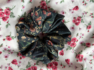 scrunchie with bow
