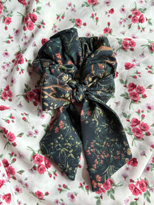 scrunchie with bow