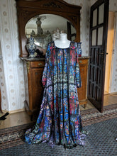 Load image into Gallery viewer, Long silk dress
