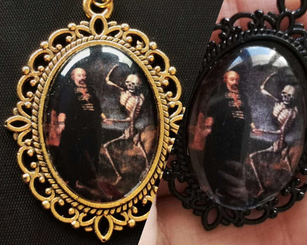 Dance Macabre Necklace gold or black