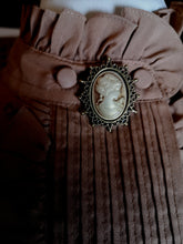 Load image into Gallery viewer, Camea brooch
