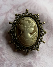 Load image into Gallery viewer, Camea brooch
