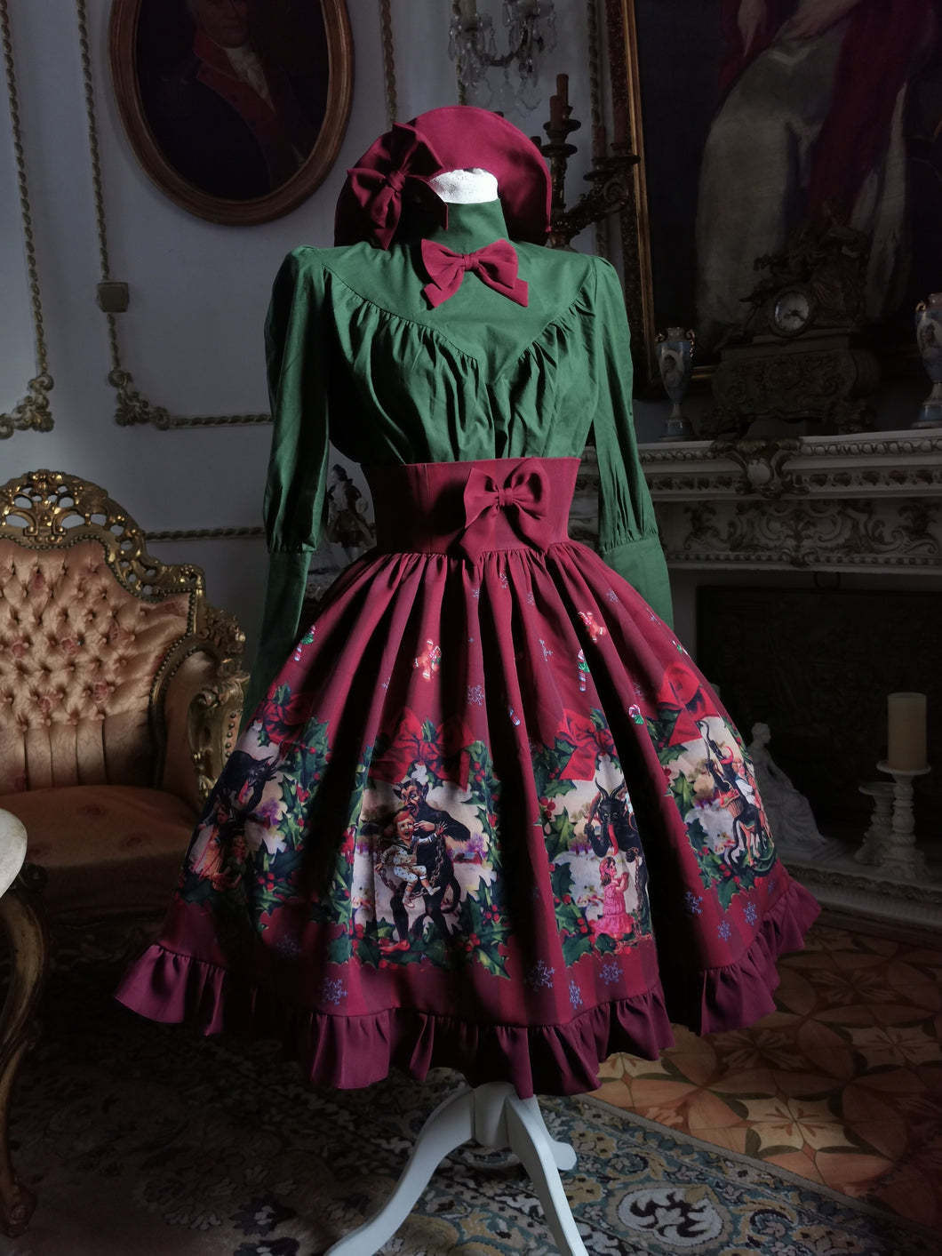 Krampus
Skirt burgund - High waisted