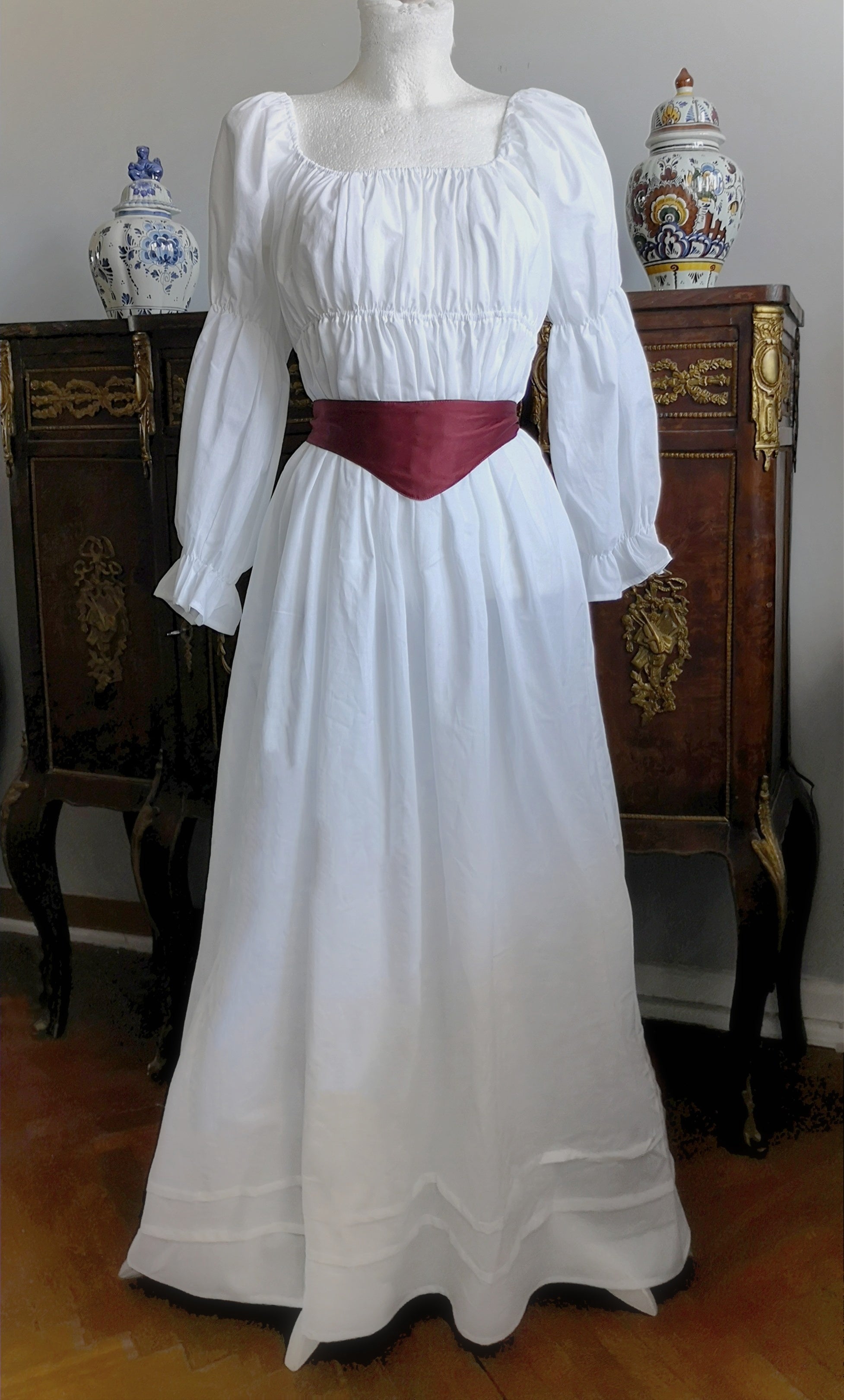 Chemise dress (white or black) Duchess Milianda Chemise dress (white or black) Duchess Milianda