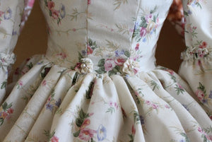 Robe A'la Polonaise Roses