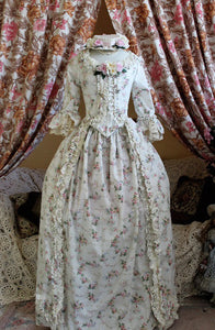 Robe A'la Polonaise Roses