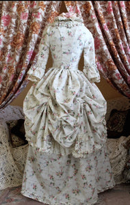 Robe A'la Polonaise Roses