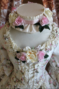 Robe A'la Polonaise Roses